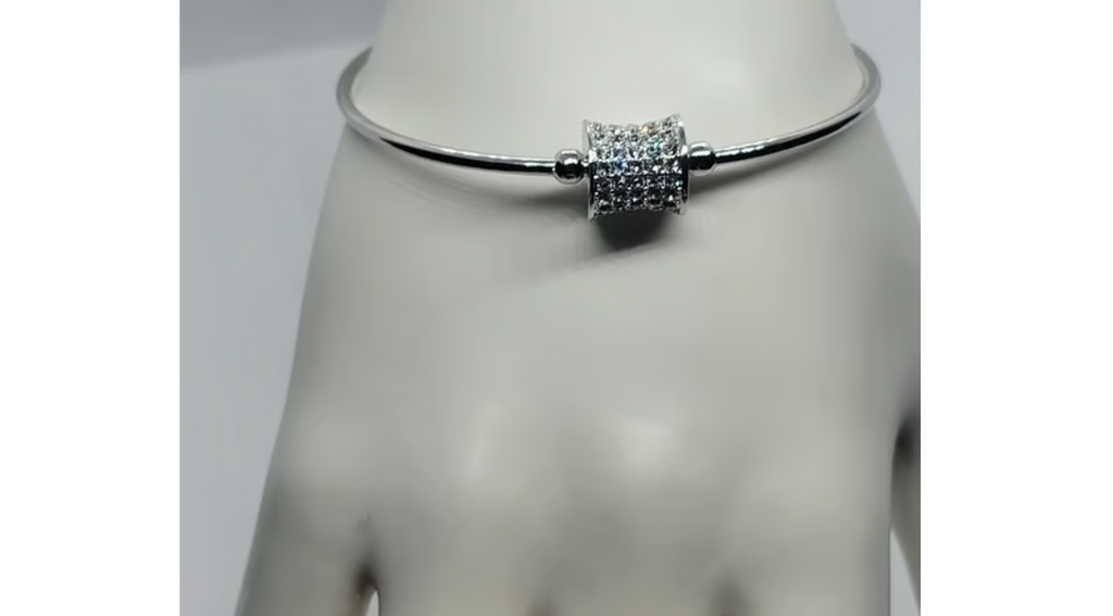 Brand New 18K White Gold-Plated Charm Bracelet – Stylish & Elegant