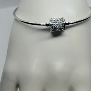 Brand New 18K White Gold-Plated Charm Bracelet – Stylish & Elegant