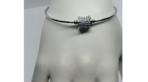 Brand New 18K White Gold-Plated Charm Bracelet – Stylish & Elegant