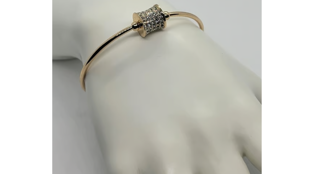 Brand New 18K Gold-Plated Charm Bracelet – Stylish & Elegant