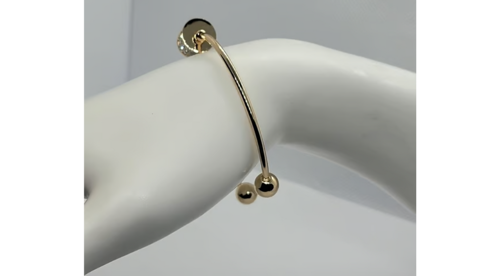 Brand New 18K Gold-Plated Charm Bracelet – Stylish & Elegant