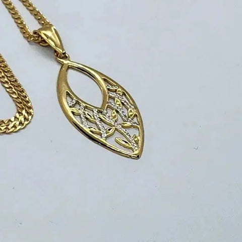 Brand New  Brazilian 18k Gold Filled Leaf Necklace